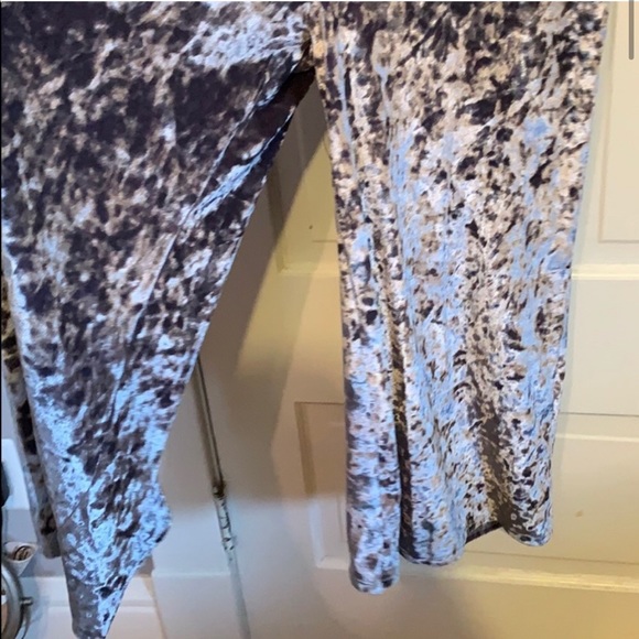 Urban Outfitters Silver Velvet Cropped Jumpsuit(M) - Picture 3 of 7